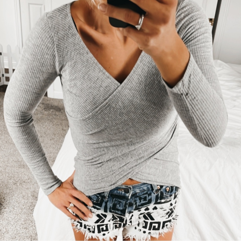 Gray Akira Ribbed Top